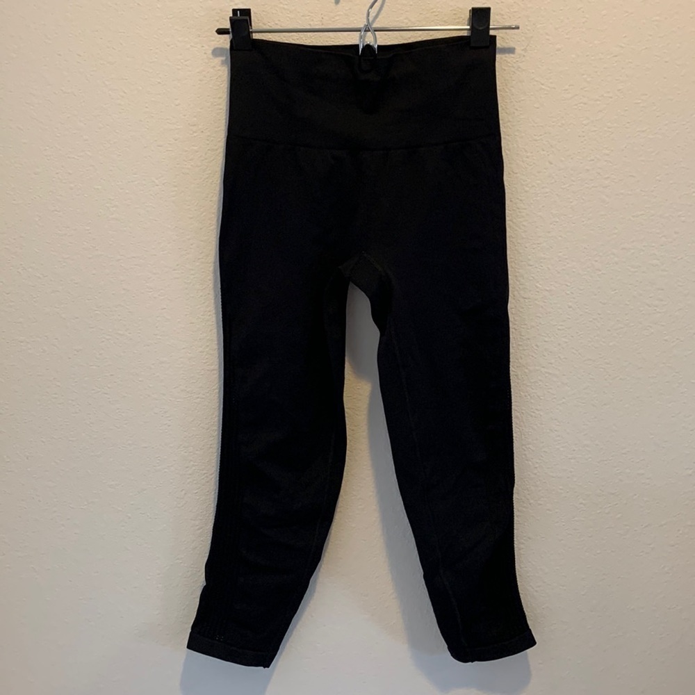 Athleta Black Leggings. Size Small. Very nice in very good condition.‌‌‌‌‌